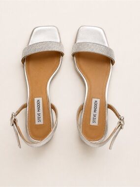 Steve Madden Silver Crystal Flat Sandals – Size 7.5